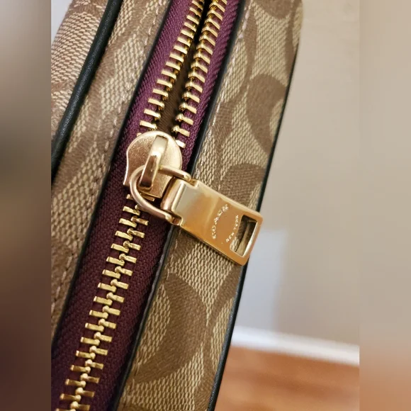 Coach Disney X Coach Eva Phone Crossbody In Signature Canvas With Patches - Picture 11 of 12